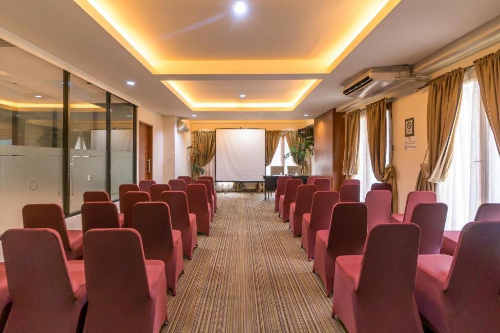 Sofyan Hotel Cut Meutia Jakarta Exterior photo